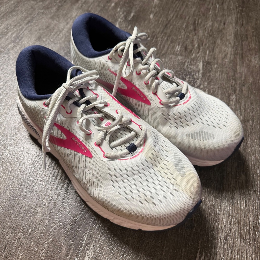 Brooks Addiction GTS 15 Running Shoes Women 11.5 2E White Pink Stability Sneaker